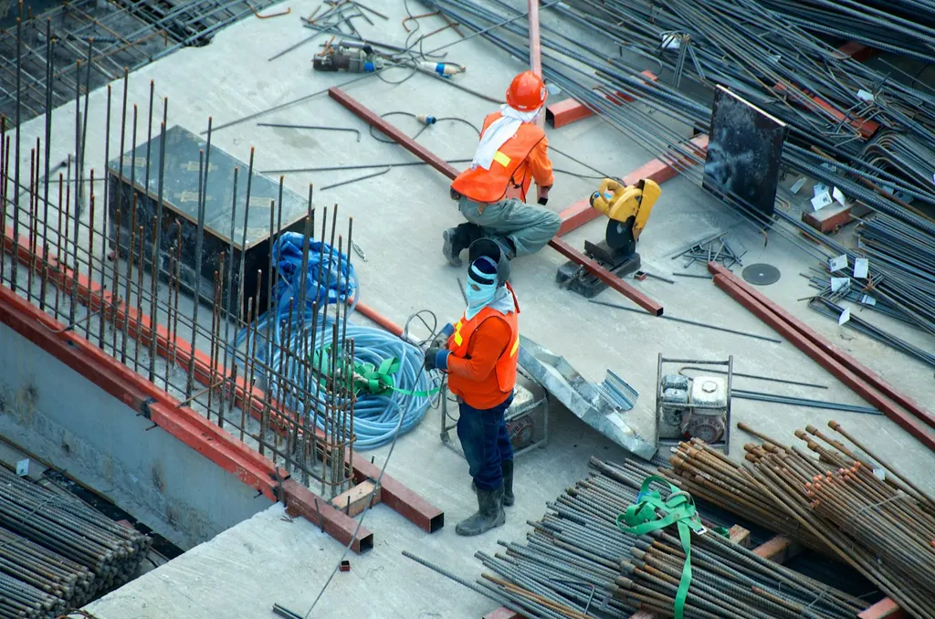 Supervisión de empleados en construcción